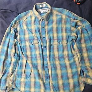Levi’s long sleeve western style shirt sz. XL Grwat Shape
